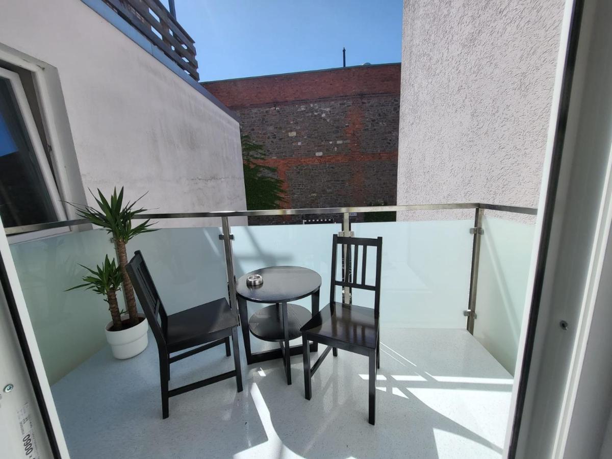 Grosses Offenes Loft Oder Kleine Gemuetliche Wohnung Mit Balkon Wolmirstedt Екстер'єр фото
