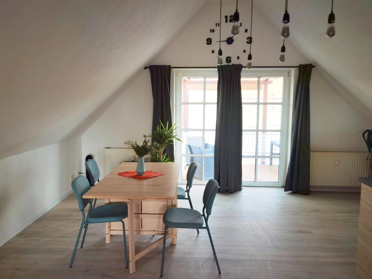 Grosses Offenes Loft Oder Kleine Gemuetliche Wohnung Mit Balkon Wolmirstedt Екстер'єр фото