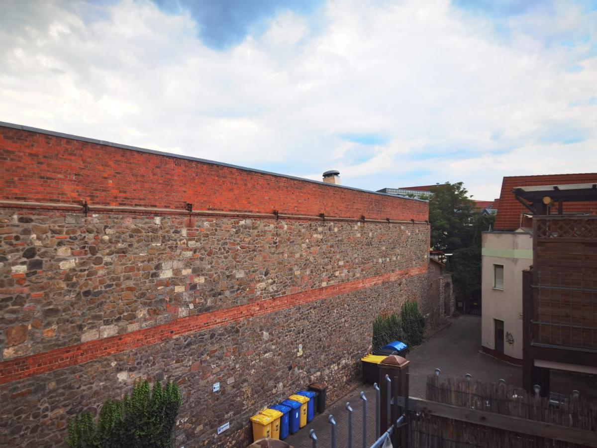 Grosses Offenes Loft Oder Kleine Gemuetliche Wohnung Mit Balkon Wolmirstedt Екстер'єр фото